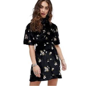 Free People  “Be My Baby” Velvet Floral Print Mini Skater Dress, NWT SZ 0, Black